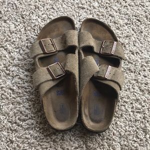 Birkenstock Size US 9 Euro 39